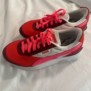 Puma Women's Vibrant Red and Pink Sneakers